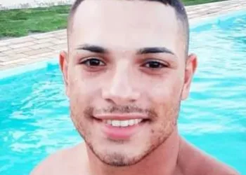 TRAGÉDIA NO RJ!! MORRE FRENTISTA ATINGIDO POR EXPLOSÃO DE CARRO GNV EM POSTO DE COMBUSTÍVEL