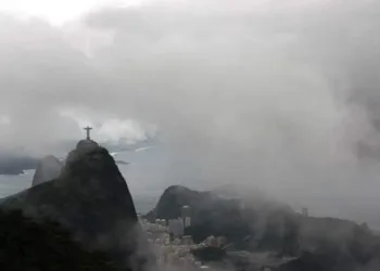 FRENTE FRIA SE APROXIMA DO RIO E PREVISÃO INDICA VIRADA NO TEMPO, VENTOS FORTES E QUEDA DE TEMPERATURA