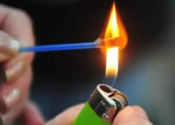 MODA DE FUMAR COTONETES ENTRE CRIANÇAS E ADOLESCENTES PREOCUPA PAIS E ESPECIALISTAS