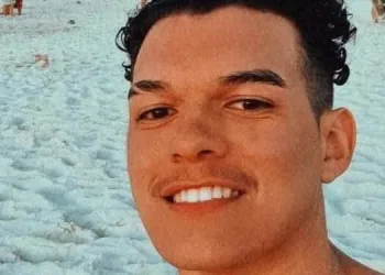 JOVEM É MORTO COM TIRO NA CABEÇA NO SEU TRABALHO NO RIO