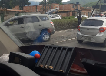 ( video) bandido morre após capotar com carro roubado em Campo Grande