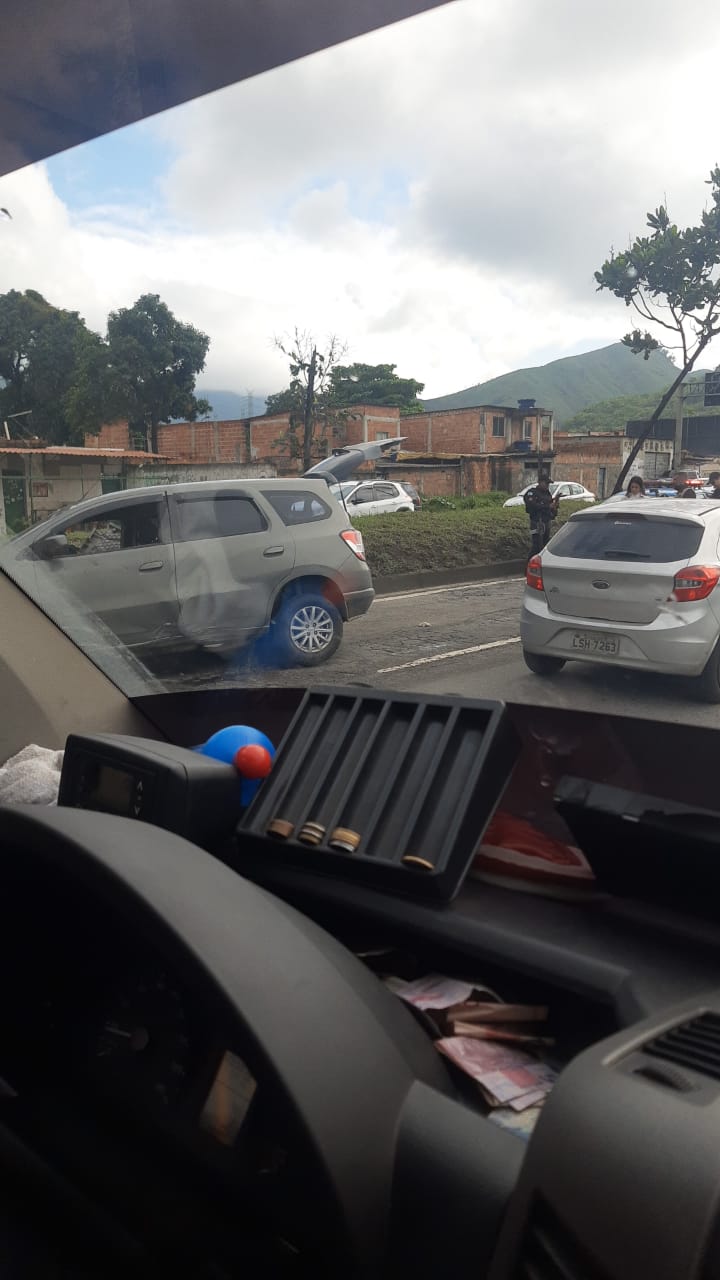 Video Bandido Morre Ap S Capotar Com Carro Roubado Em Campo Grande