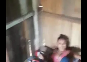 Vídeo: Mulher descobre traição do marido e dá surra nas duas amantes a pauladas