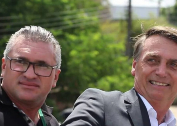 Deputado ex-aliado de Bolsonaro acusa presidente de bater em Michelle