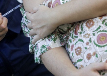 Média de novos casos de covid-19 no Rio sobe 52% em duas semanas