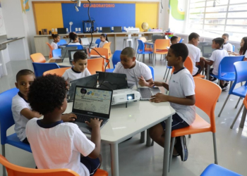 Paes inaugura 4º GETs, escola pública mais moderna do país
