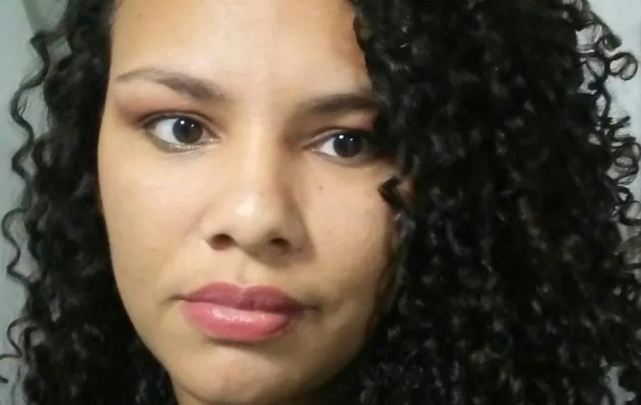 ( video) jovem é esfaqueada a caminho da escola no rj