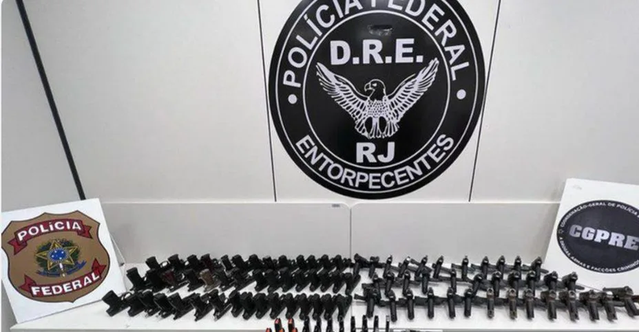 Polícia Federal prende dois homens com 84 pistolas no estado do Rio