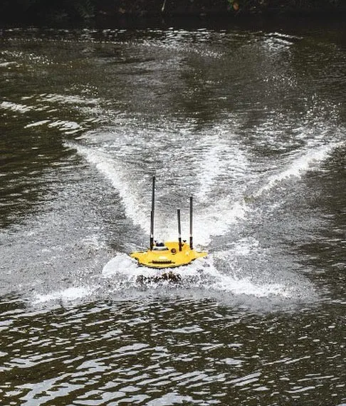 Prefeitura do Rio trabalha na limpeza do Canal Sernambetiba e Rio Morto