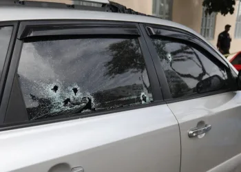 PM reage a tentativa de assalto e suspeito é baleado no Rio