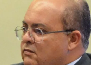 Alexandre Moraes afasta governador do Distrito Federal por 90 dias