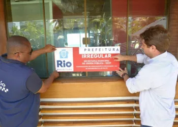 Prefeitura interdita quiosque que realizou evento irregular no Recreio dos Bandeirantes