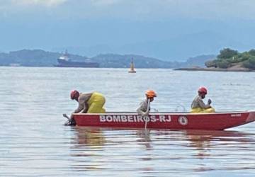 Corpo é encontrado na Baía de Guanabara e pode ser de passageiro arrastado para valão em Niterói