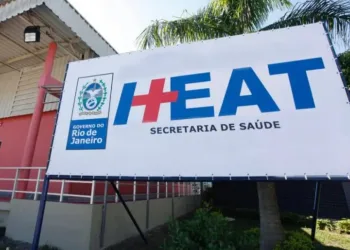 Criança de 8 anos é baleada no quintal de casa no Rio