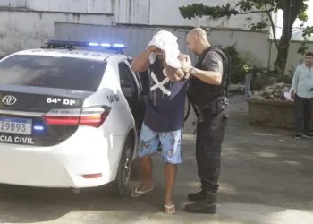 Polícia Civil faz operação contra quadrilha de extorsão por PIX em Nova Iguaçu