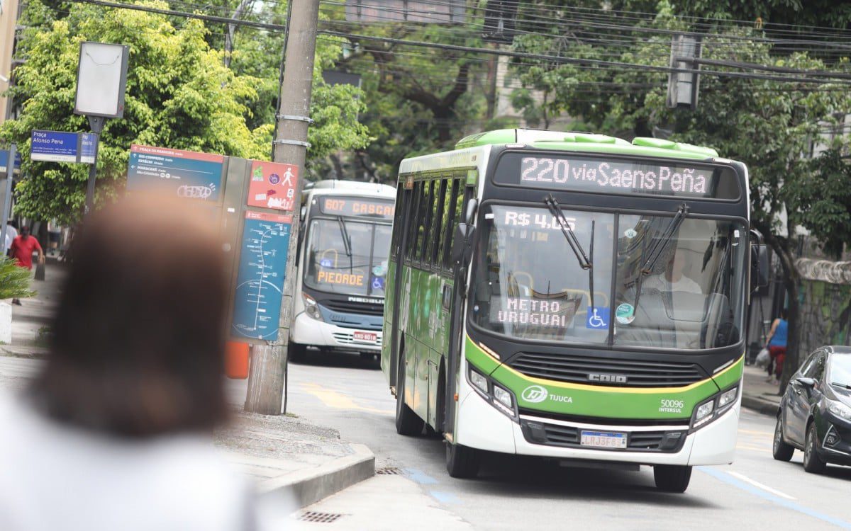 Empresas de ônibus ofertam mais de 400 vagas de emprego no Rio