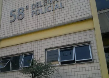 Homem é resgatado pela polícia após ser forçado a comer lavagem de porco em condições similares à escravidão