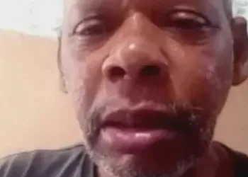 Morre idoso baleado durante troca de tiros no Rio