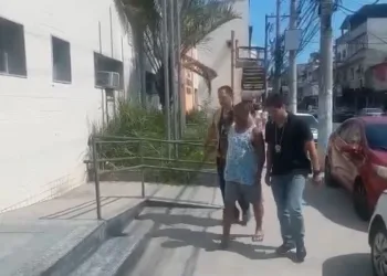 Um homem foi preso, acusado de tentativa de feminicídio