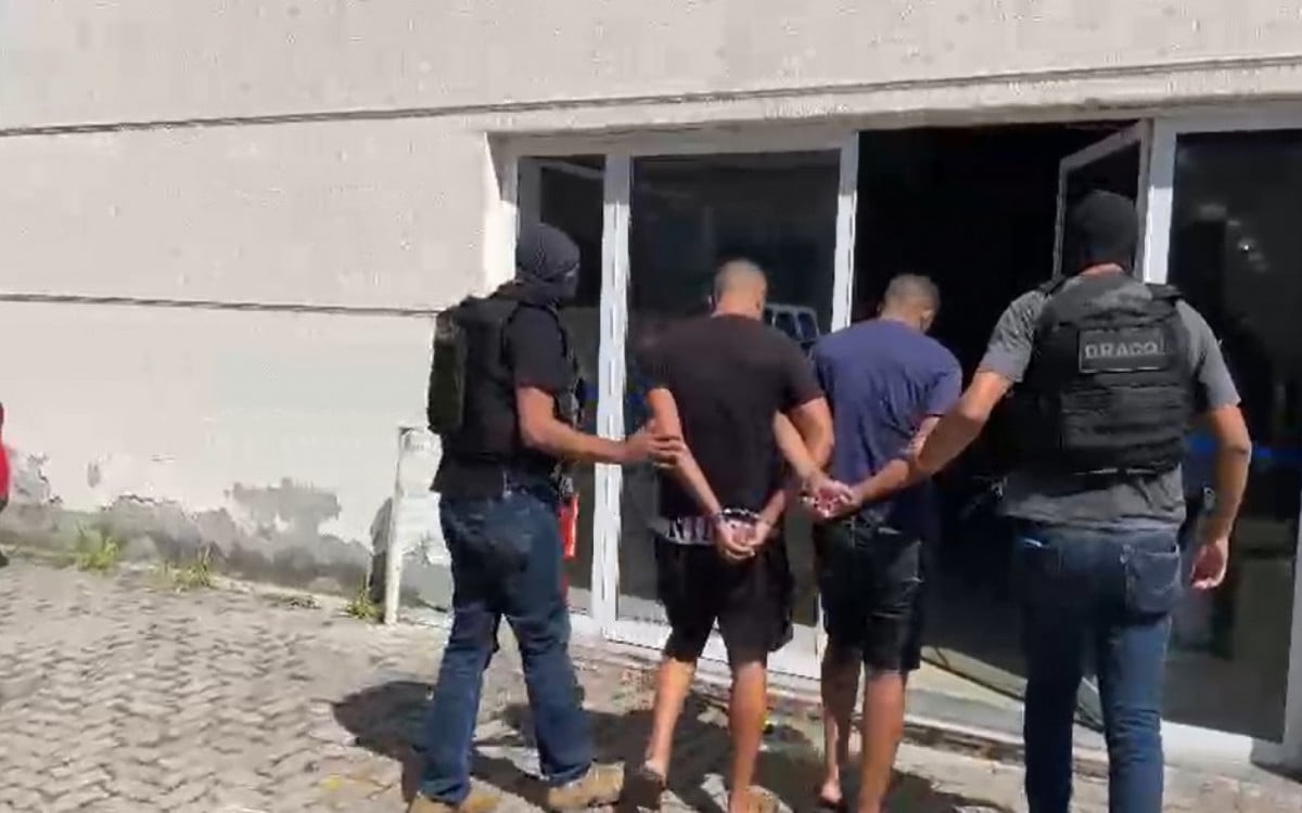 Dupla de milicianos é presa em flagrante por extorsão em Campo Grande