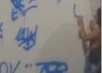 Um vídeo mostrando um grupo pichando a nova estação do BRT foi divulgado por Paes
