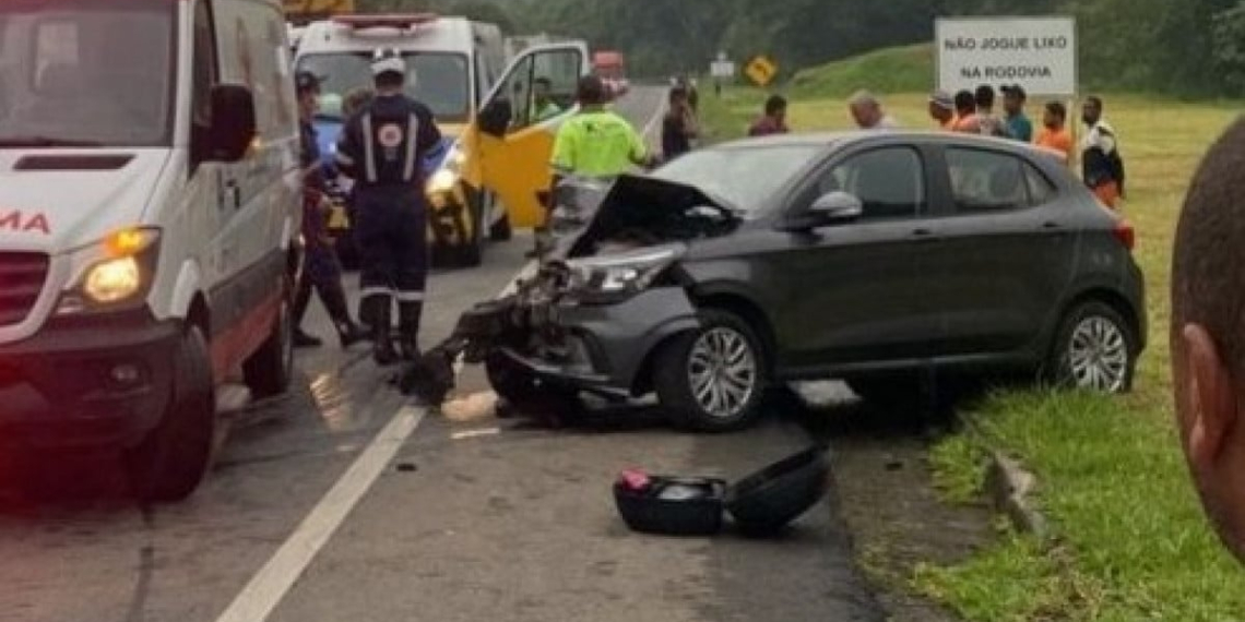 Duas pessoas ficaram gravemente feridas em um acidente