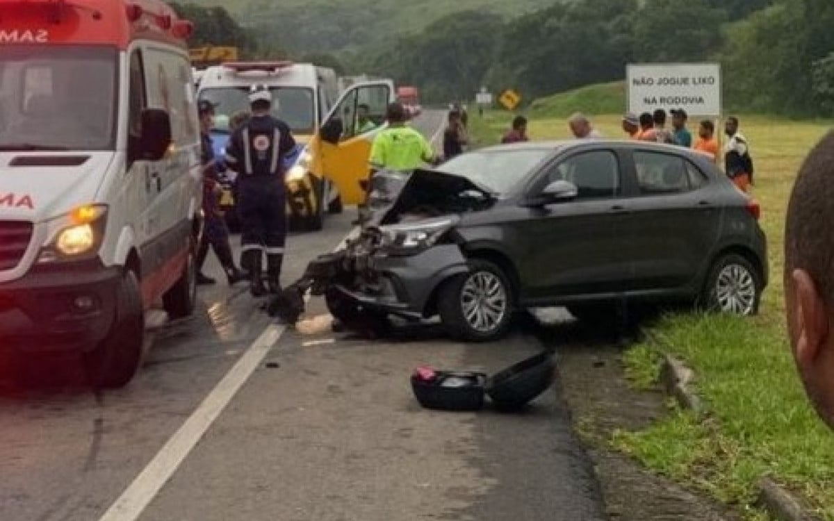 Duas pessoas ficaram gravemente feridas em um acidente