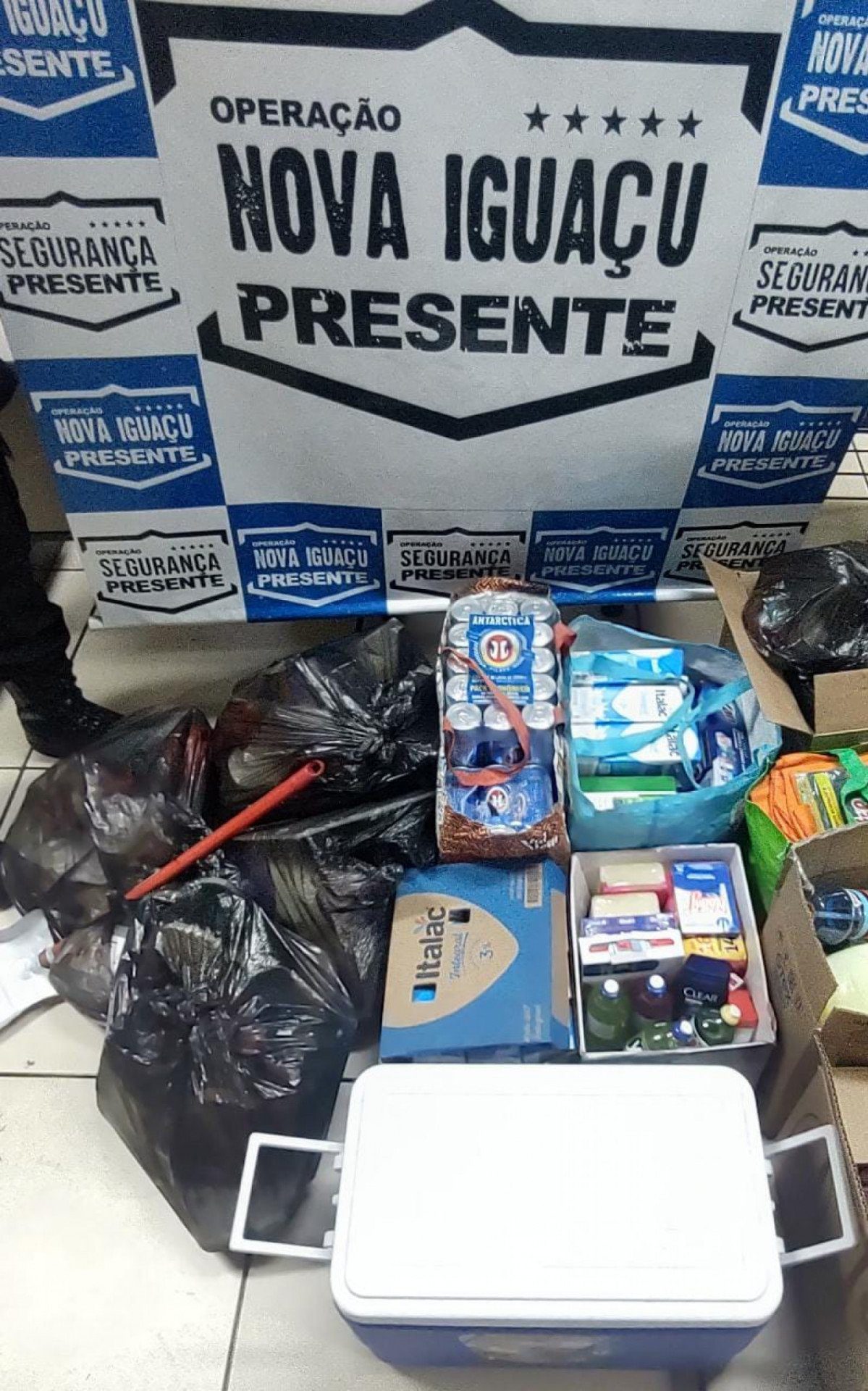 Mulheres são presas no Rio