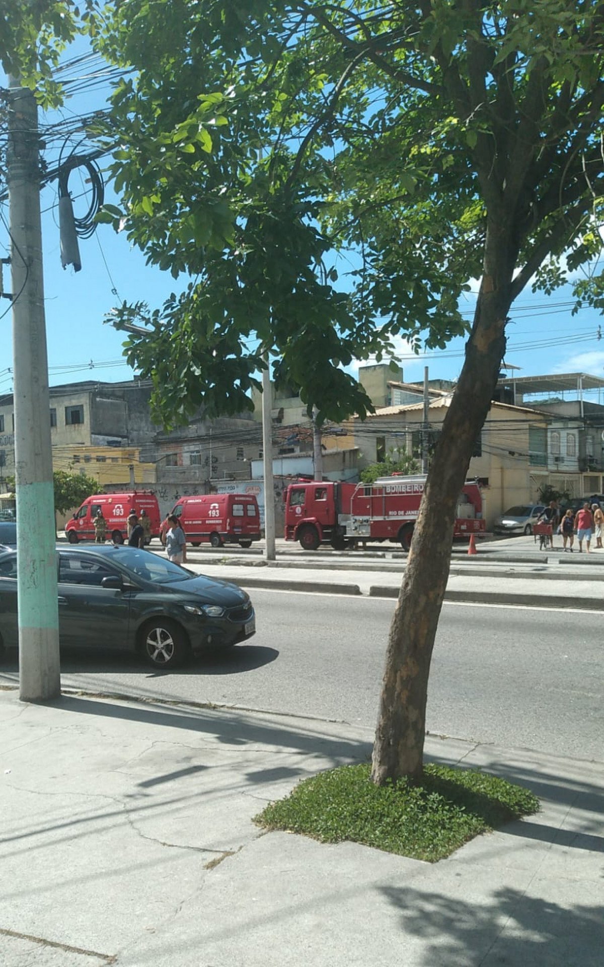 Vazamento de gás interdita trecho da Avenida Vicente de Carvalho