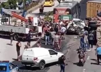 Grave acidente deixa ao menos cinco feridos em Niterói