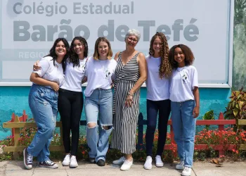 Adolescentes de Seropédica criam site para ajudar crianças e viajam para competição nacional
