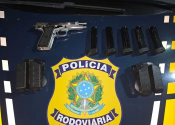 PRF apreende arma de fogo e munições em Itaguaí/RJ