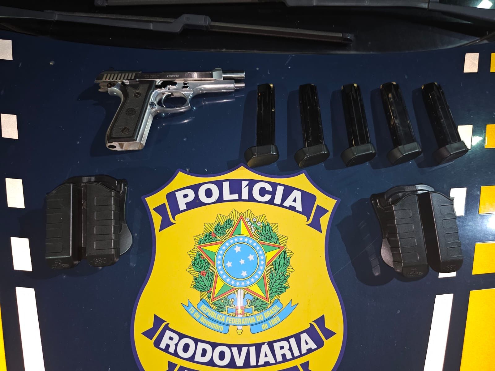 PRF apreende arma de fogo e munições em Itaguaí/RJ