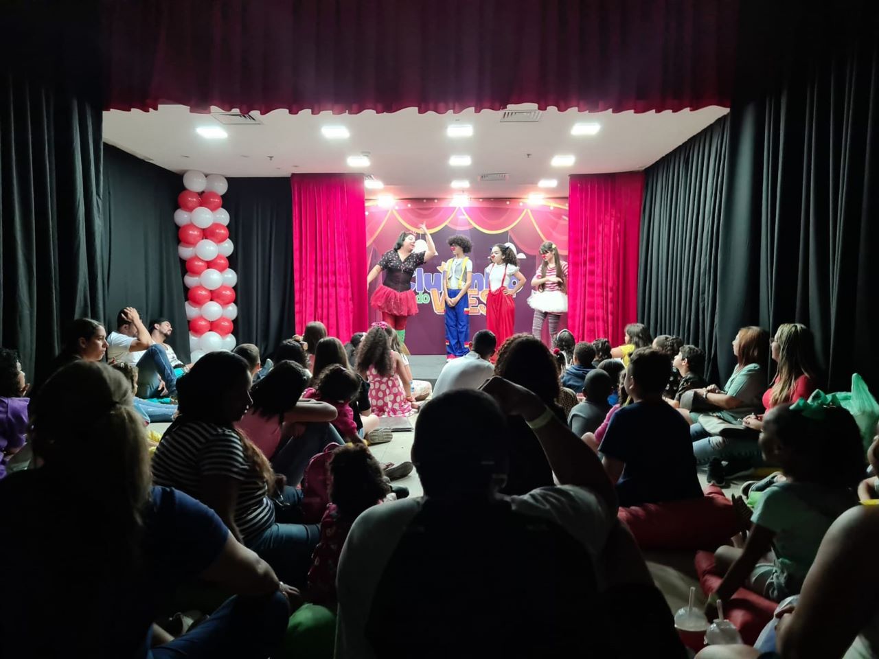 “Clubinho do West” de março promoverá oficinas gratuitas de temática circense