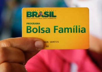 Neste sábado, os beneficiários do Bolsa Família com NIS de final 6 receberão o pagamento antecipado