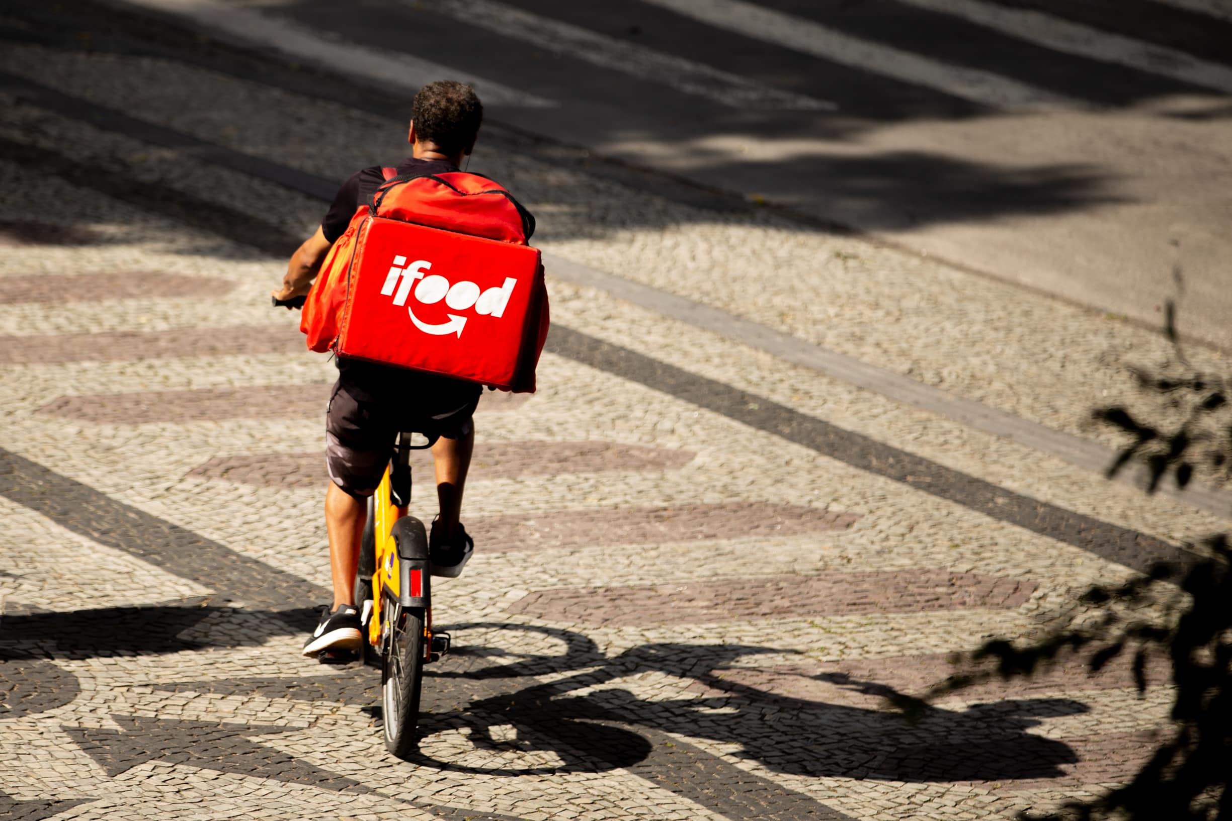 Cariocas realizaram mais de 6 milhões de pedidos mensais em 2023 pelo iFood