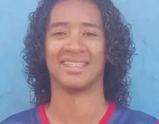 JOVEM MORRE APÓS SER ATINGIDO POR BALA PERDIDA NO RJ