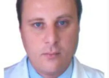 Um médico foi preso por estupro e agressão contra a sua companheira, que foi dopada com calmantes