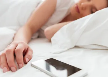Dormir sem o celular por perto
