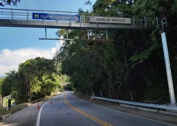 Cobrança automática de pedágio na Rio-Santos começa nesta sexta-feira; entenda o ‘free flow’