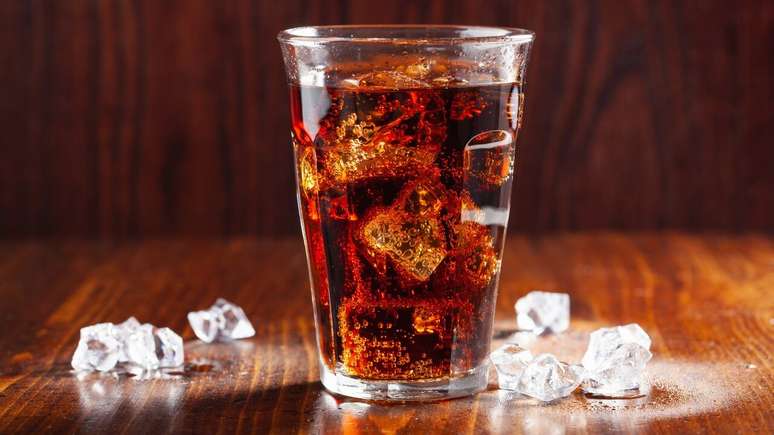 Viciado em refrigerante? Veja dicas simples para diminuir o consumo