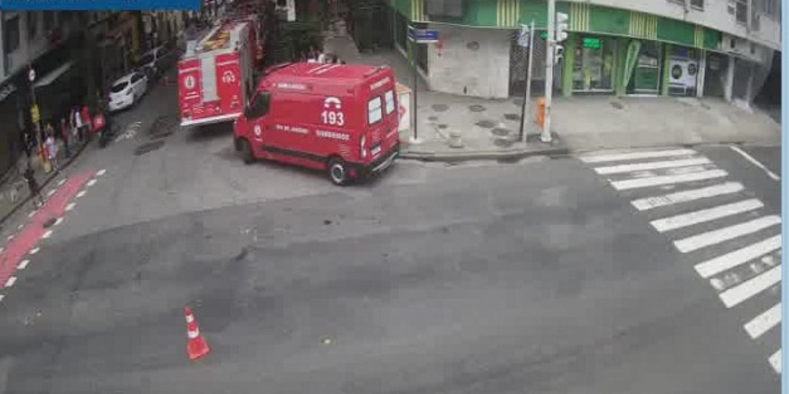 Incêndio em prédio no Rio assusta moradores