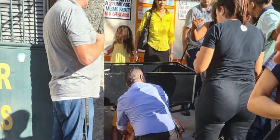 Idoso é baleado em frente a supermercado no Rio