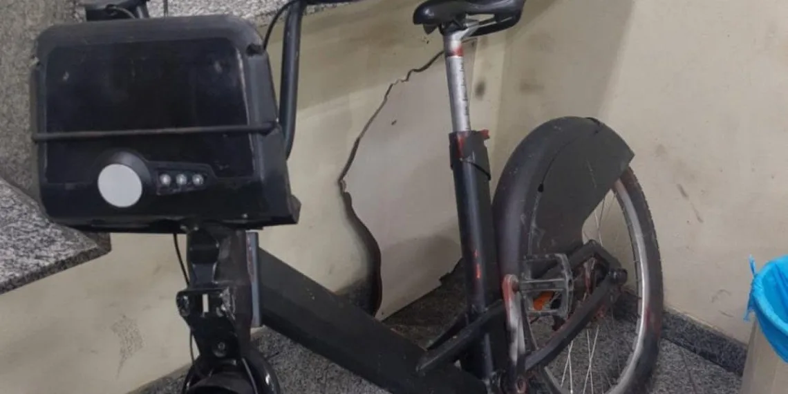 Homem é detido após ser flagrado com bicicleta do Itaú descaracterizada
