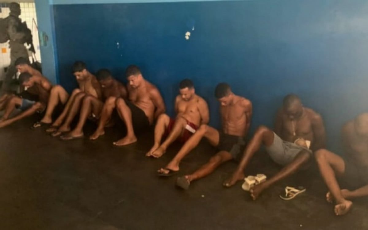 Operação prende criminosos dentro de Ciep no Rio