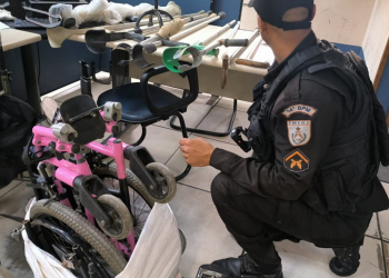 PM prende dupla que furtava acessórios de crianças com deficiência na Zona Oeste