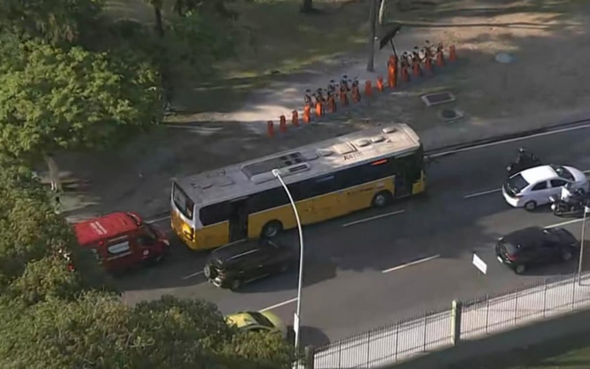Duas pessoas morrem atropeladas por ônibus no Rio