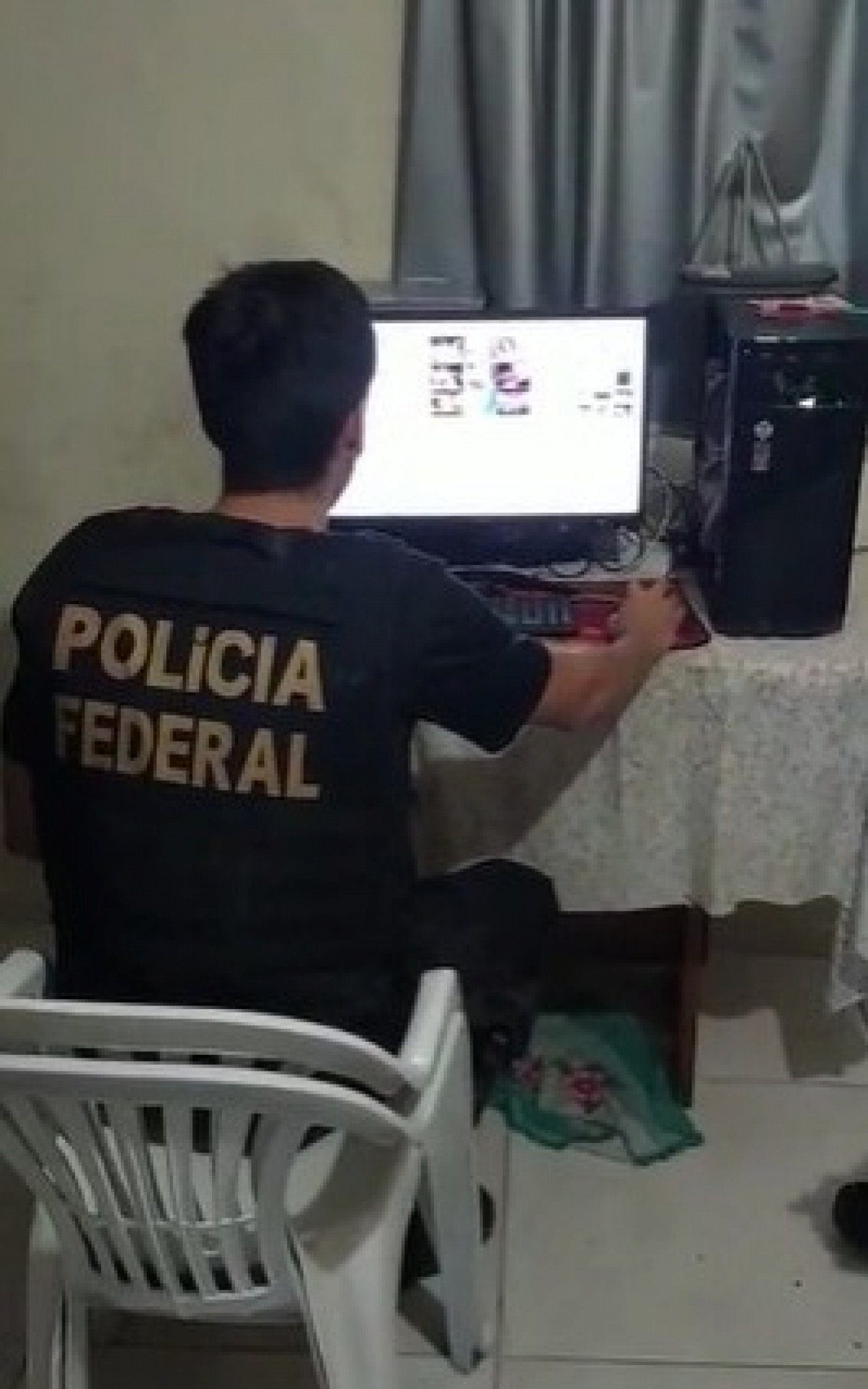 Operação da PF prende homem por armazenar conteúdo de abuso sexual infantil
