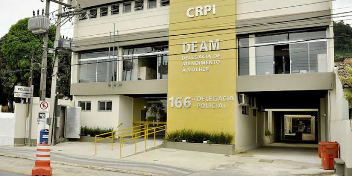 Homem acusado pelo homicídio de pai e filha é preso no Rio