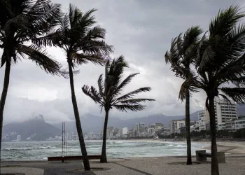Chegada de frente fria traz previsão de chuva para o Rio nesta quarta-feira